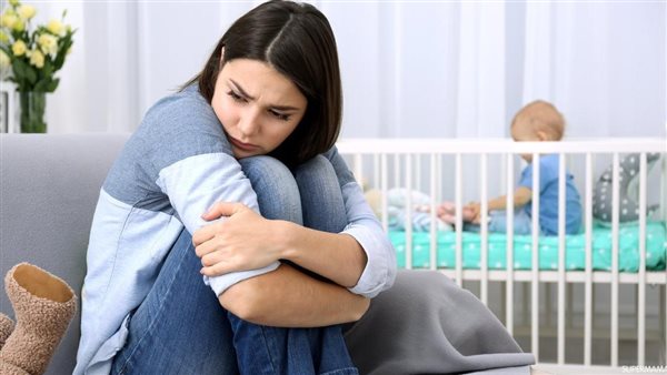 اكتئاب ما قبل الدورة الشهرية: أسبابه وطرق تخفيف أعراضه بالأعشاب والمكملات