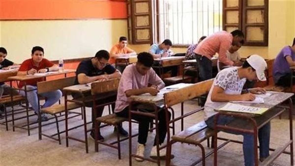 بدء امتحانات اللغة الأجنبية الثانية لطلاب الثانوية العامة بالنظام القديم