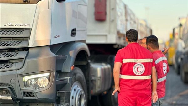 الهلال الأحمر المصري يطلق قافلة جديدة لدعم الأشقاء في غزة تحت شعار “زاد العزة”