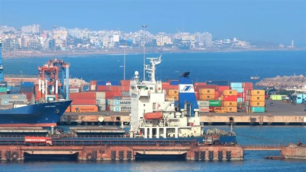 تداول 13 ألف طن و782 شاحنة بضائع متنوعة في موانئ البحر الأحمر