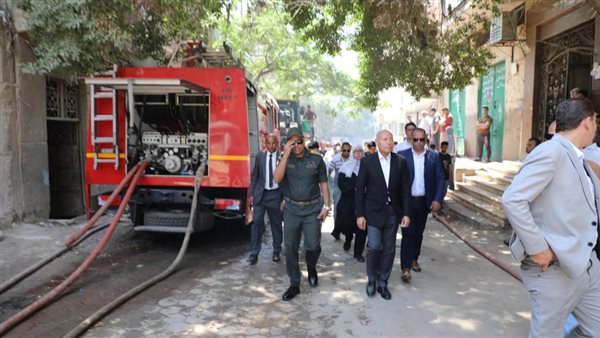 مصرع ضابط وأمين شرطة في حريق ورشة نجارة بمنشأة ناصر والنيابة تأمر بضبط الملاك