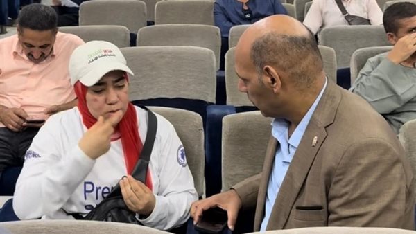 محافظ سوهاج يستجيب لفتاة من ذوي الهمم ويوجه بتوفير فرصة عمل لها