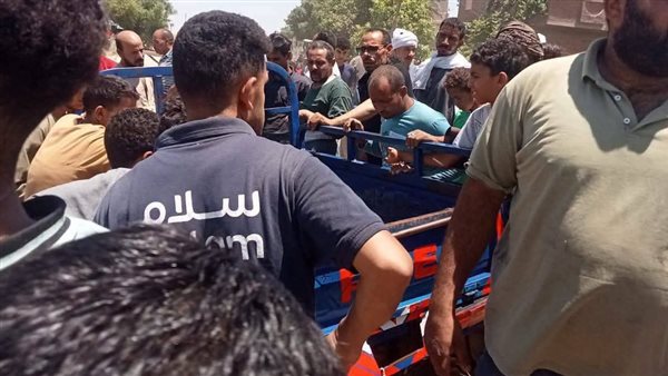 فيديو يوثق لحظات انتشال ضحايا “تروسيكل الأطفال” الغارق في أبوتيج بأسيوط
