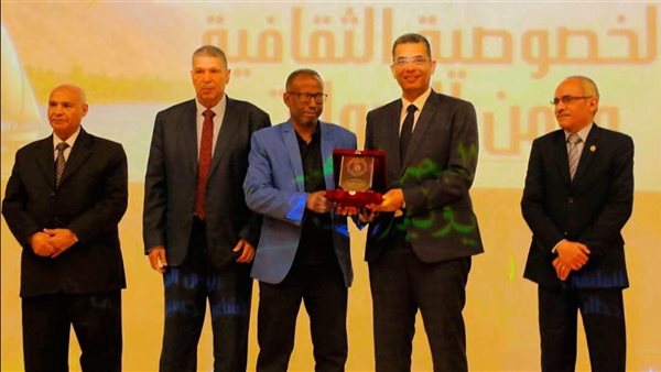محافظ البحر الأحمر يختتم الملتقى الإقليمي لأدباء جنوب الصعيد