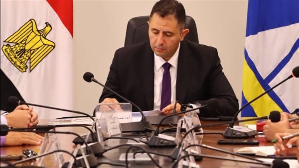 محافظ دمياط يستعرض مستجدات مبادرة “أنا متعلم مدى الحياة”