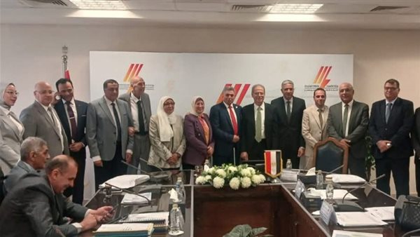 استثمارات بقيمة 1.542 مليار جنيه في توزيع كهرباء البحيرة وخطة لخفض الفقد إلى 16.4%