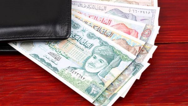 تطورات سعر الريال العماني أمام الجنيه المصري في البنوك مساء اليوم
