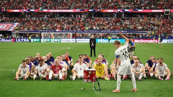منتخب النرويج يحتفل بالتأهل لدور الـ16 في كأس العالم بأسلوب الفايكينج (فيديو)