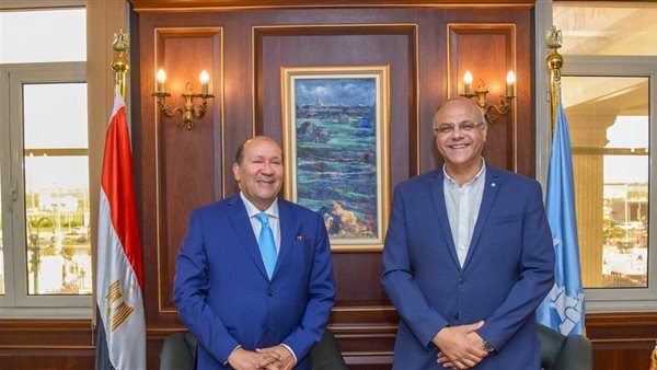 محافظ الإسكندرية يدعو الشباب للمشاركة في المبادرة الوطنية للمشروعات الخضراء الذكية