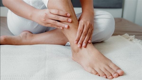 أبرزها التهاب اللفافة الأخمصية.. دراسة تكشف أسباب مشاكل القدم