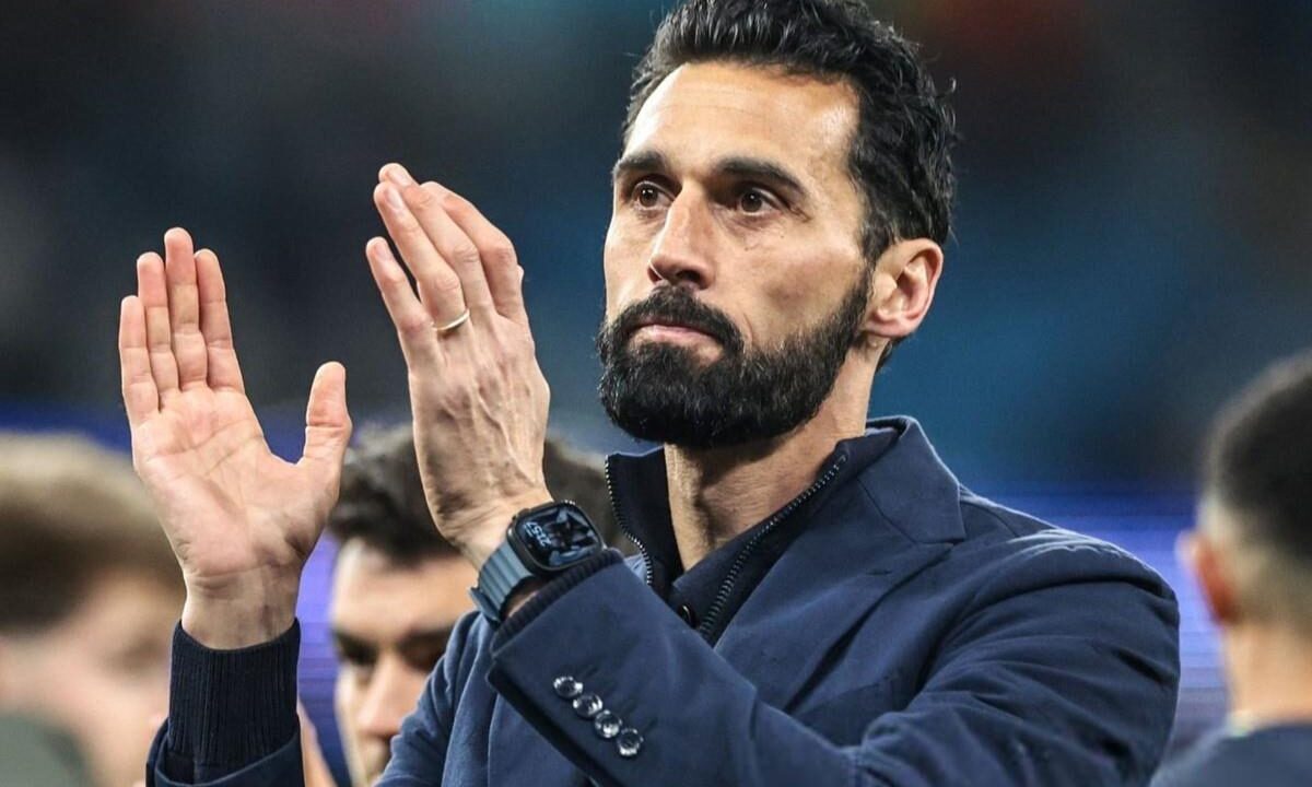 أربيلوا يقترب من مواجهة تشابي ألونسو في الدوري الإنجليزي الموسم المقبل