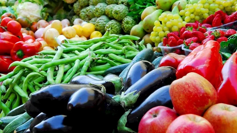 انخفاض أسعار الطماطم والعديد من الخضروات في سوق العبور اليوم