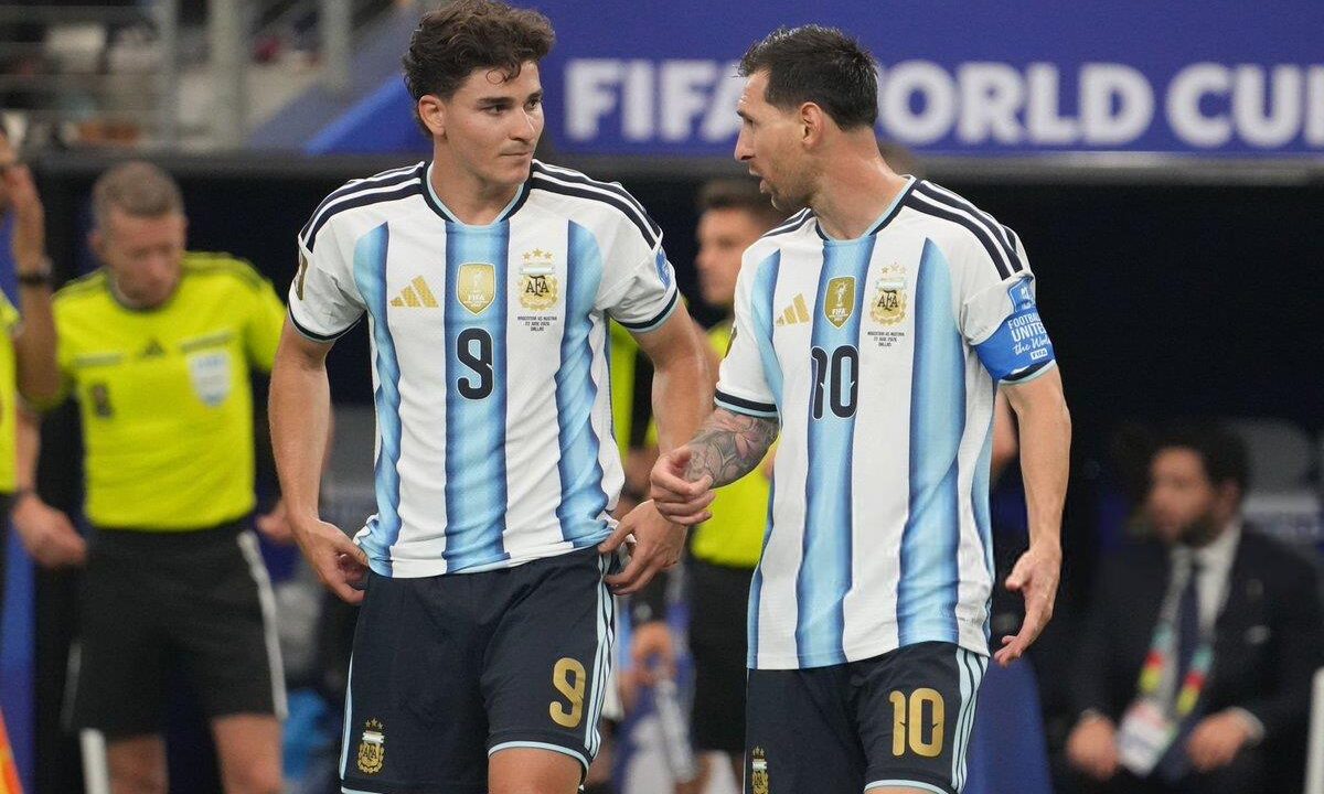 ألفاريز يخالف قواعد منتخب الأرجنتين ويتسبب في وضع محرج لـ ميسي