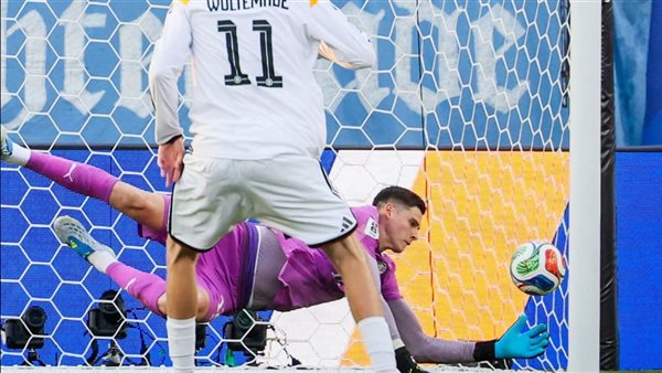 أورلاندو جيل: الحارس الذي أذهل العالم بإقصاء ألمانيا من مونديال 2026