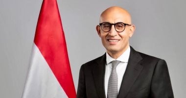 أولياء الأمور بالجيزة يساندون أبناءهم في أول أيام الثانوية العامة