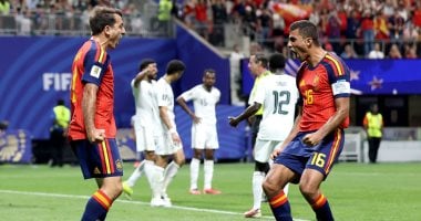 إسبانيا تتقدم على السعودية 3-0 فى الشوط الأول بكأس العالم (فيديو)
