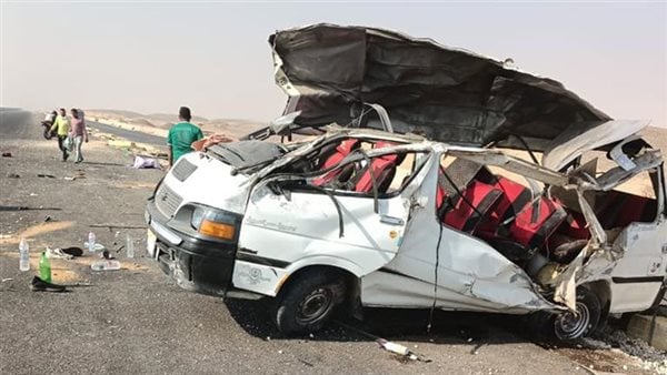 إصابة 12 شخصا في تصادم ميكروباص وسيارة ملاكي على طريق مصر إسكندرية الصحراوي