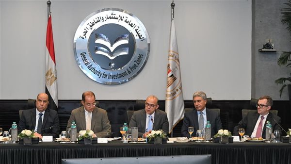 اجتماع وزراء المجموعة الاقتصادية مع البنك الدولي لجذب الاستثمار