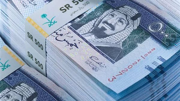 ارتفاع طفيف بسعر الريال السعودي مقابل الجنيه خلال تعاملات اليوم بالبنوك