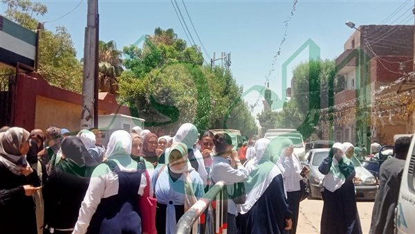 ارتياح بين طلاب الثانوية العامة بالأقصر بعد امتحاني التربية الدينية والوطنية