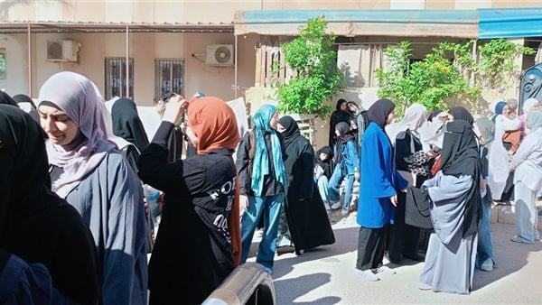 ارتياح بين طلاب الثانوية العامة بجنوب سيناء بعد أداء امتحان اللغة الفرنسية