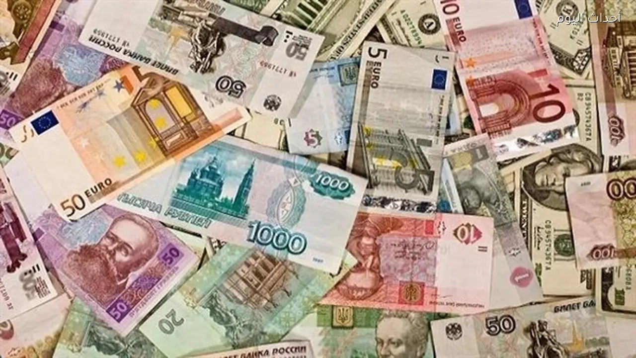 استقرار أسعار العملات اليوم.. الدولار والإسترليني والريال دون تغيير