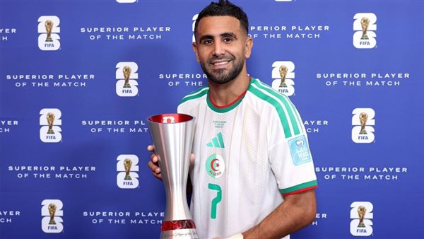الأهلي السعودي ينهي ارتباطه برياض محرز رسميًا بعد تفعيل بند فسخ العقد