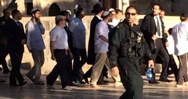 الأوقاف الفلسطينية تدين إحراق المستوطنين الإسرائيليين مسجدين فى رام الله