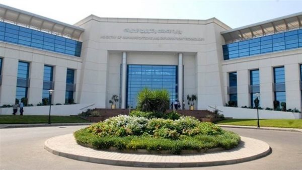 الاتصالات تطلق مبادرة وطنية لتأهيل قيادات الحكومة في مجال الذكاء الاصطناعي