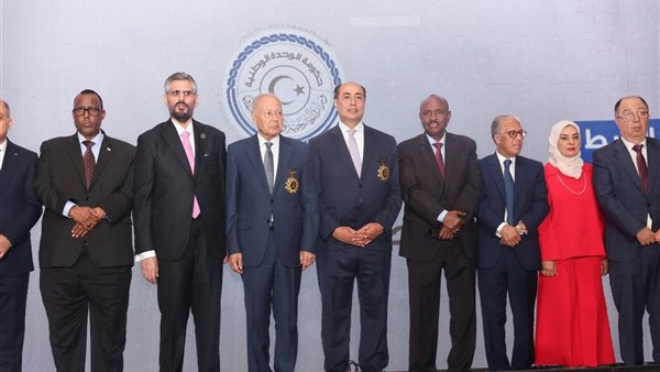 البعد الإنساني يسرق الأضواء في حفل تكريم أبو الغيط وزكي 