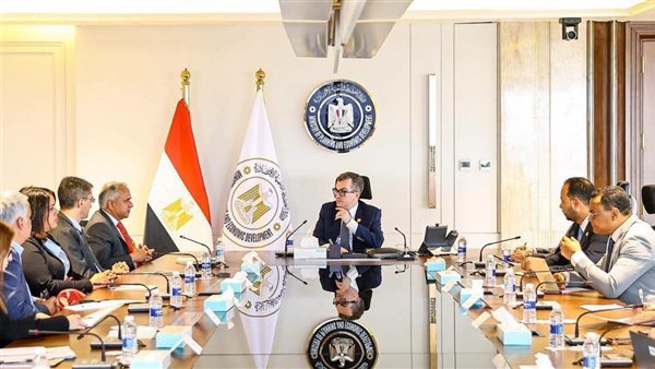 التخطيط والبنك الدولي يبحثان تطوير السياسات الاقتصادية القائمة على البيانات