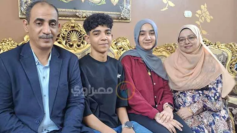 طالبة تتصدر قائمة الأوائل في إعدادية أسيوط تكشف عن سر تفوقها (فيديو وصور)