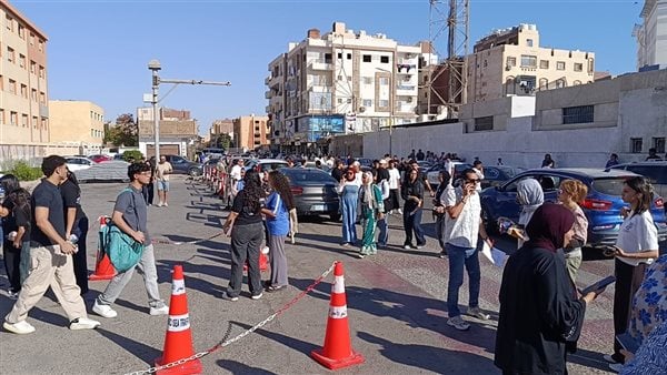 التعليم تشدد على دخول طلاب الثانوية العامة اللجان في مواعيدها دون تأخير.. والتفتيش يبدأ 8:15 صباحًا