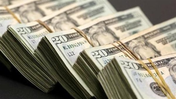 الدولار يسجل أفضل أداء شهري منذ عام وسط توترات جيوسياسية
