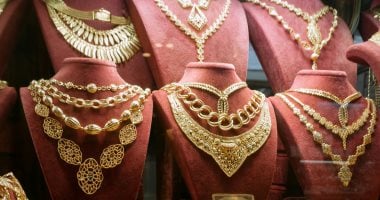 الذهب فى السعودية يبدأ الأسبوع باستقرار حذر وسط ترقب الأسواق للبيانات الأمريكية