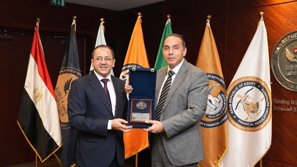 الرقابة المالية تستضيف وفدًا من لجنة تنظيم عمليات البورصة الجزائرية