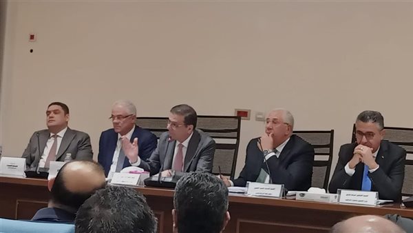 الزراعة: ضوابط صارمة لتداول الأسمدة الحرة ومراجعة أسعار توريد قصب السكر للموسم الجديد