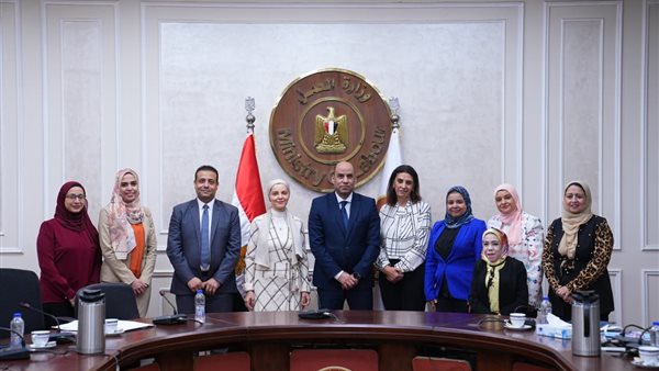 العمل وبرنامج الأغذية العالمي يتفقان على خارطة طريق للتدريب والتحول الرقمي