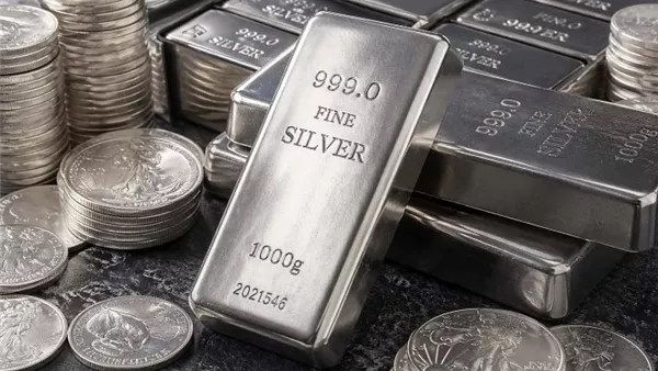 الفضة تهوي بأكثر من 4% تحت ضغط التضخم والدولار