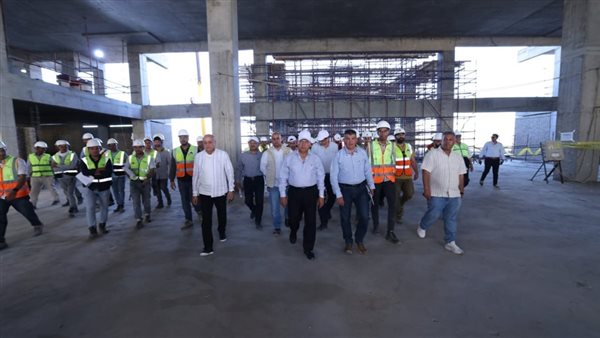 القطار السريع يصل الأقصر ويعزز السياحة والتجارة