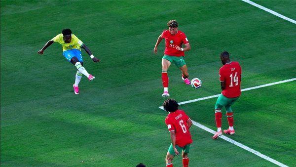 المغرب يترك بصمة والبرازيل تواجه الانتقادات في قمة كأس العالم