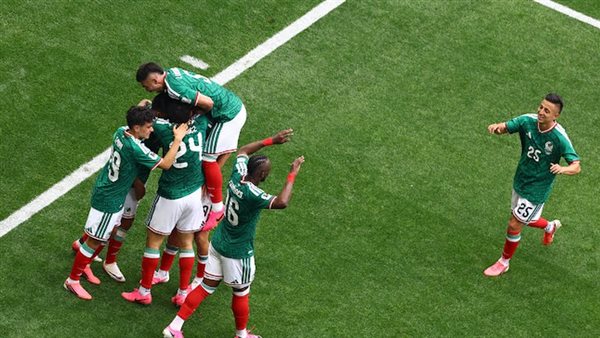 المكسيك تفوز على جنوب إفريقيا 2-0 في الشوط الثاني بكأس العالم