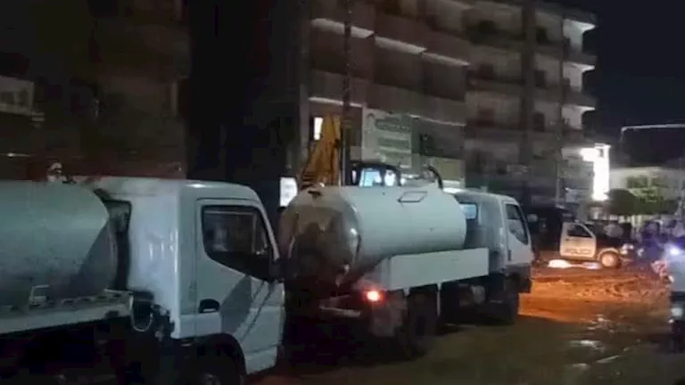 هبوط أرضي كبير في مدينة الشهداء بالمنوفية بعد انفجار ماسورة مياه – صور