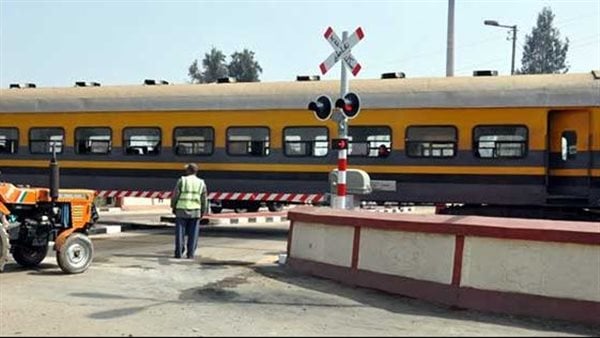 النقل تنجح في تنفيذ أول مزلقان سكة حديد في مصر يعمل بالطاقة الشمسية