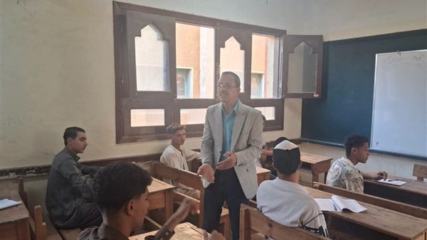 الوكيل الثقافي لأزهر المنيا يتابع لجان الثانوية الأزهرية