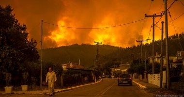 اليونان: حريق هائل في جزيرة سيروس وتحذيرات للسكان لإخلاء منازلهم
