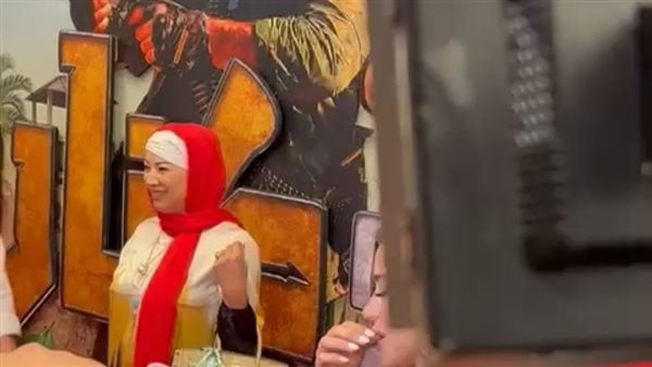 انتصار بالحجاب في العرض الخاص لفيلم صقر وكناريا بطولة محمد إمام وشيكو