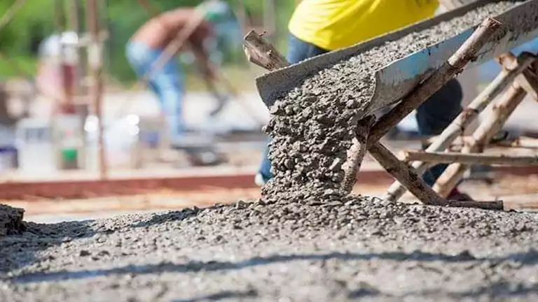 تراجع أسعار الحديد وارتفاع الأسمنت في الأسواق اليوم