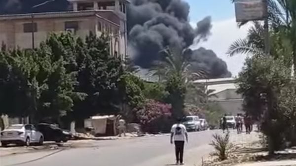 اندلاع حريق بمصنع مواد طلاء في دمياط الجديدة