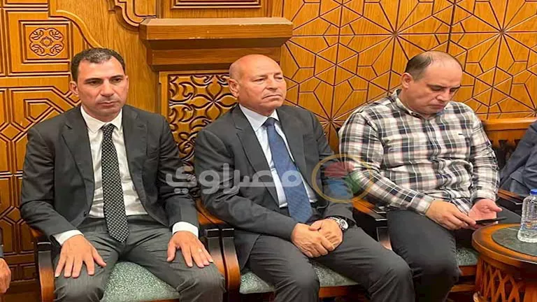 محافظ القاهرة يقدم العزاء في الدكتور عمرو حلمي وزير الصحة الأسبق بمسجد الشرطة